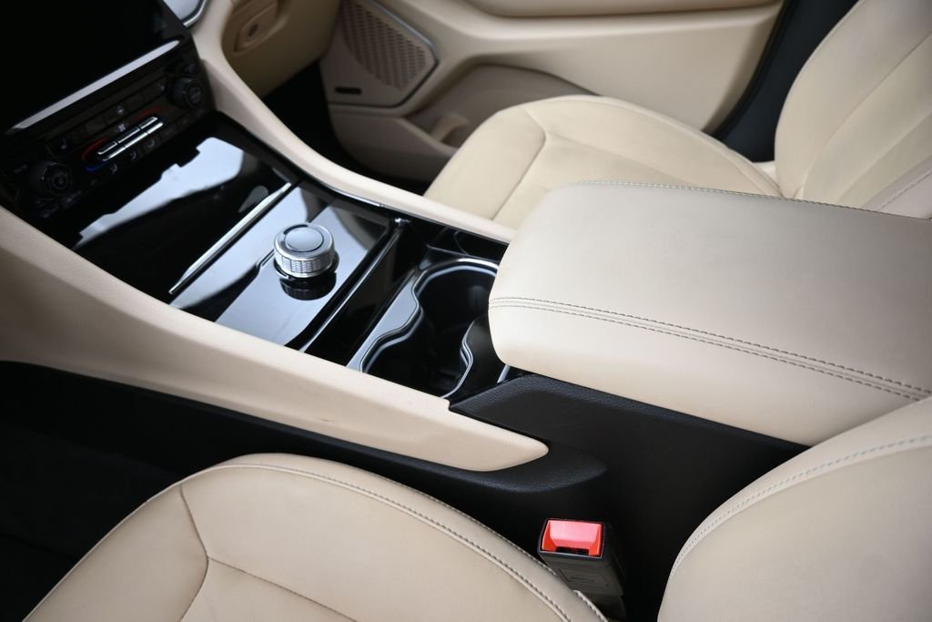 Used 2021 White Jeep Limited image 9