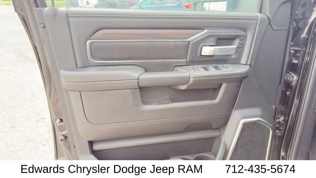 New 2026 Diamond Black Crystal Pearl-Coat Exterior Paint RAM Laramie image 14