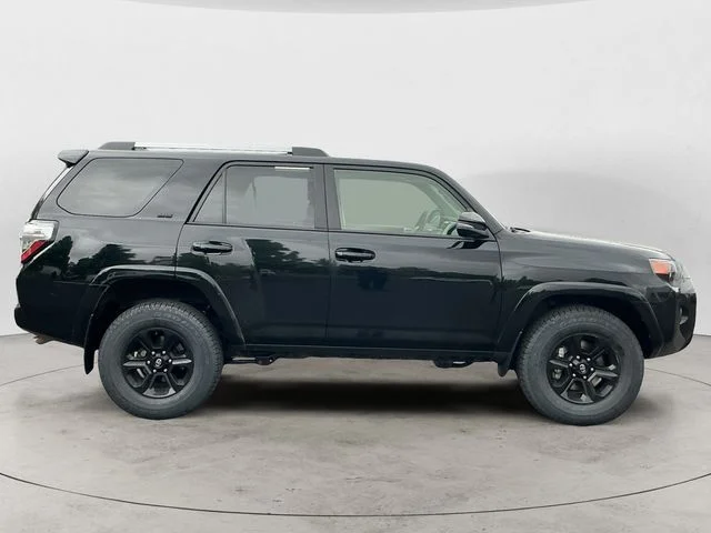 Used 2022 Black Toyota SR5 Premium image 6