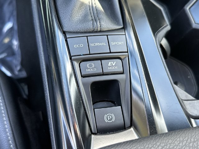 2025 Toyota Camry SE - Photo 21