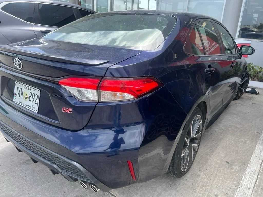 Used 2022  Toyota SE image 2