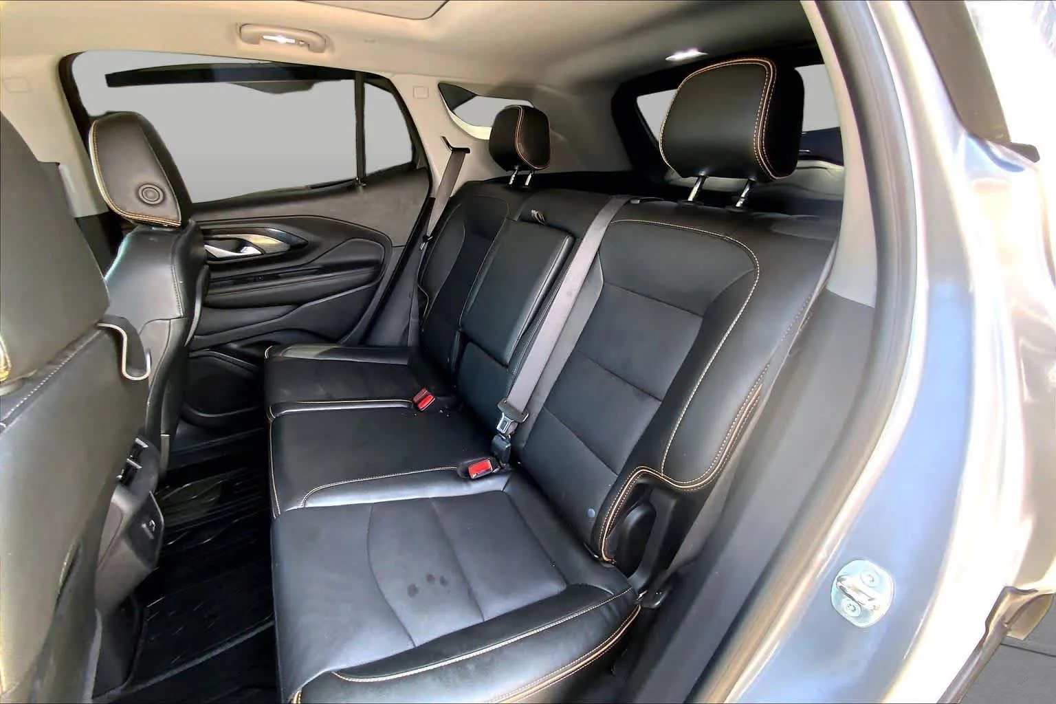 Certified Used 2024 Sterling Metallic GMC AT4 image 20