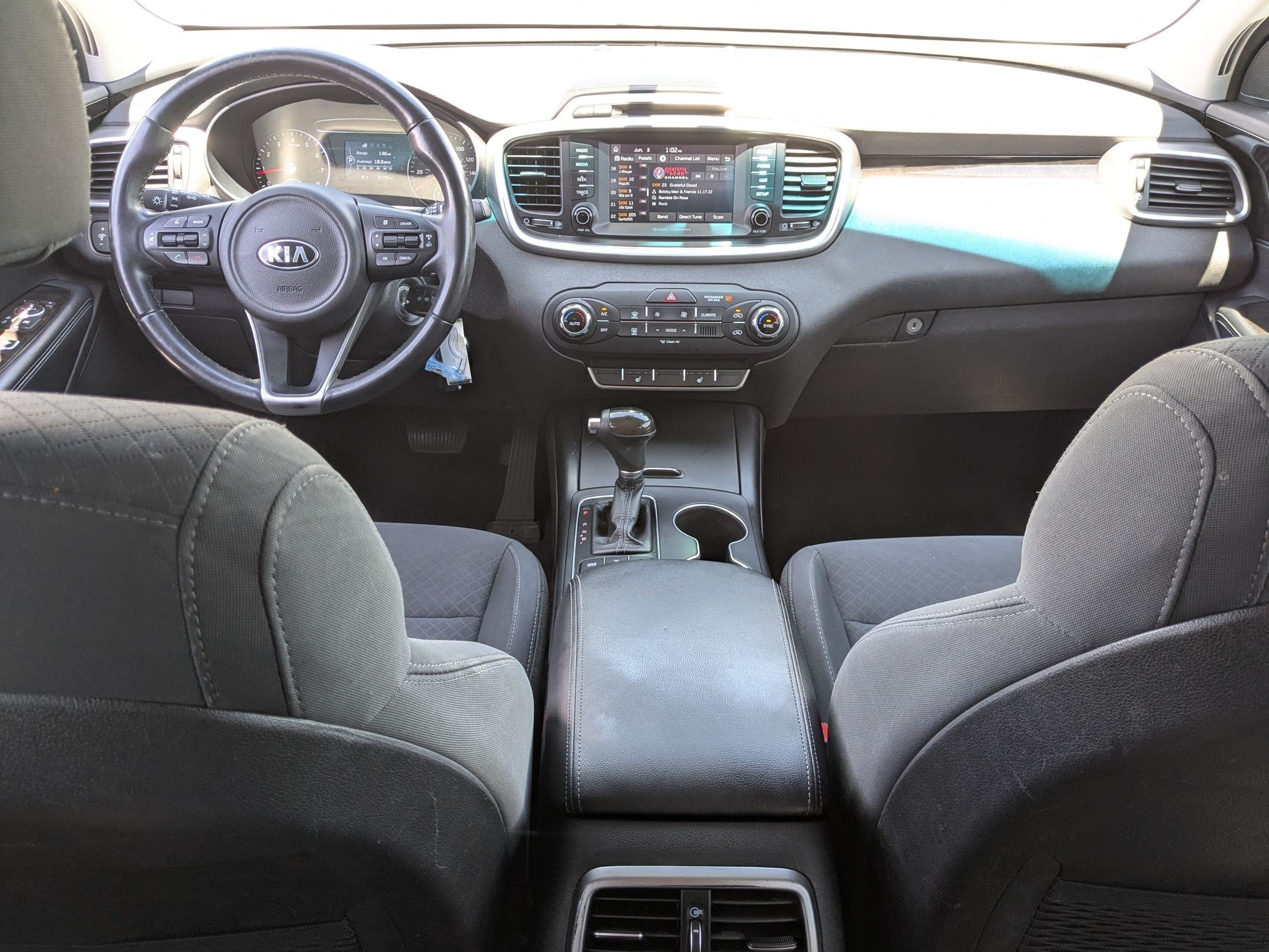 Used 2018 Snow White Pearl Kia LX image 29