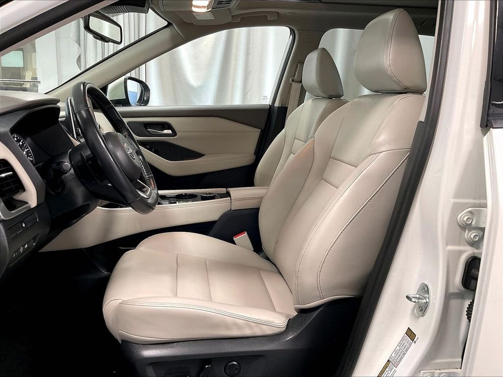 Used 2023 Pearl White Nissan SL image 10