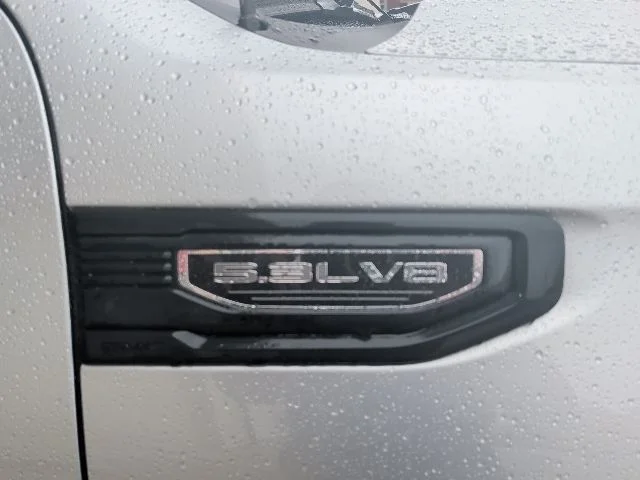 Used 2021 Silver GMC Elevation image 9