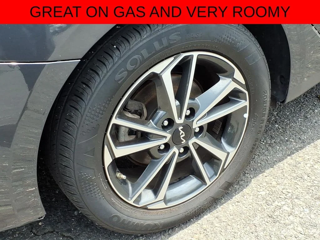 Used 2023 Gray Kia LXS image 7