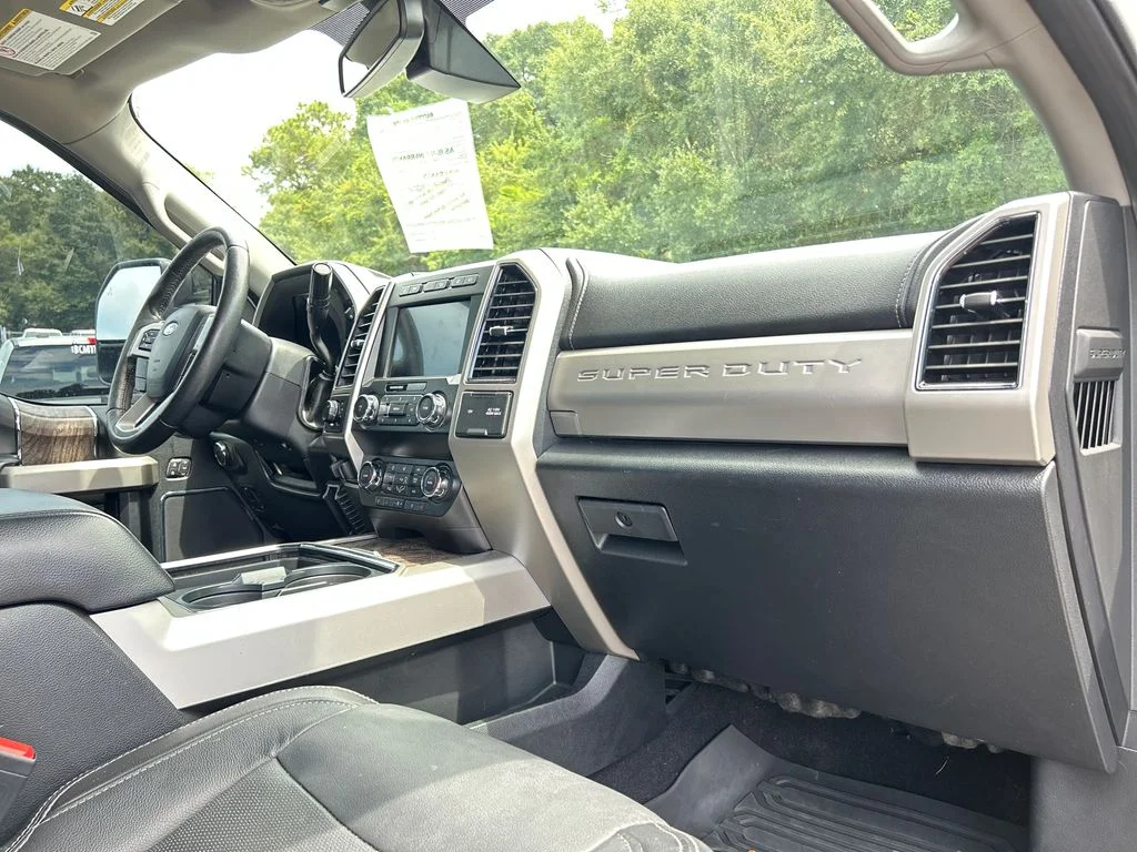 Used 2019 White Ford Lariat image 14