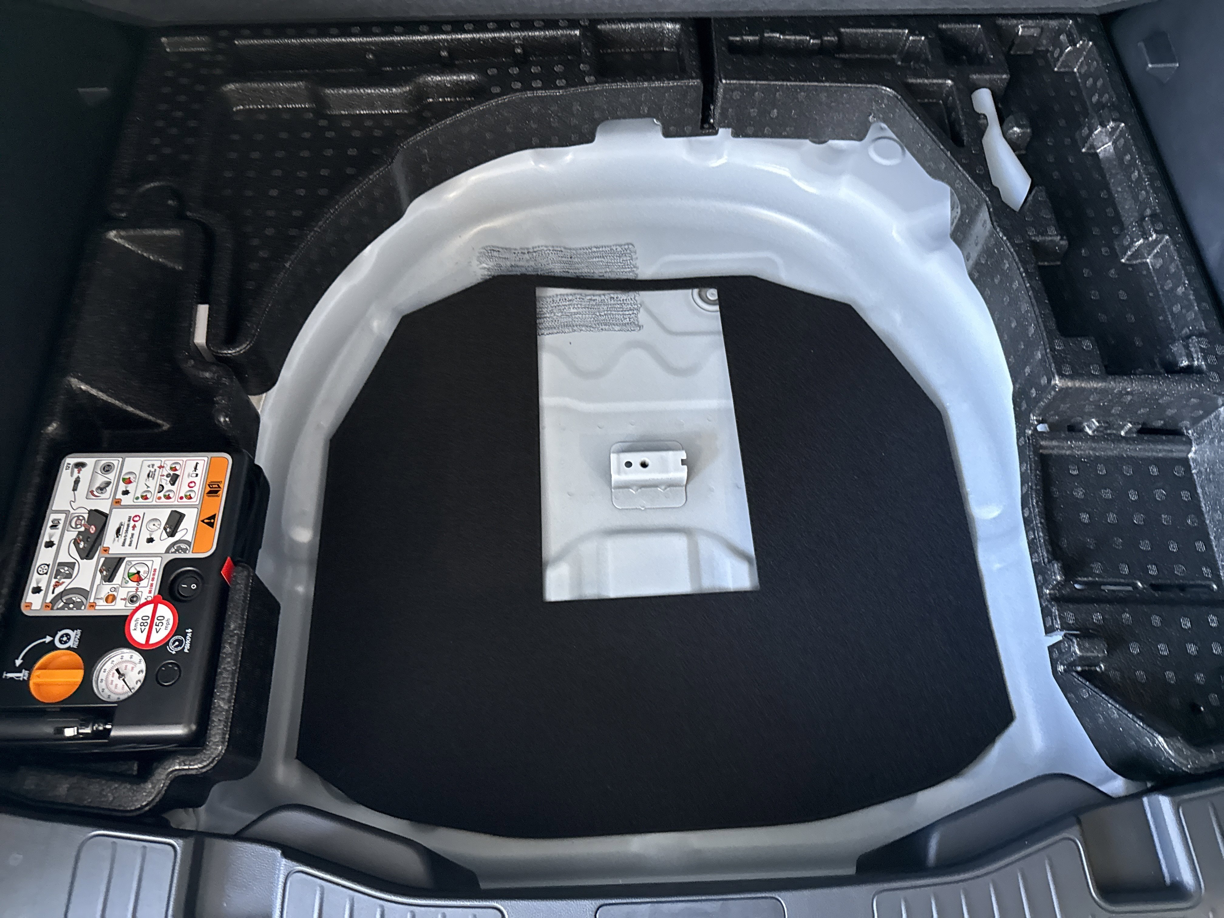 New 2026 Oxford White Ford Active® image 10