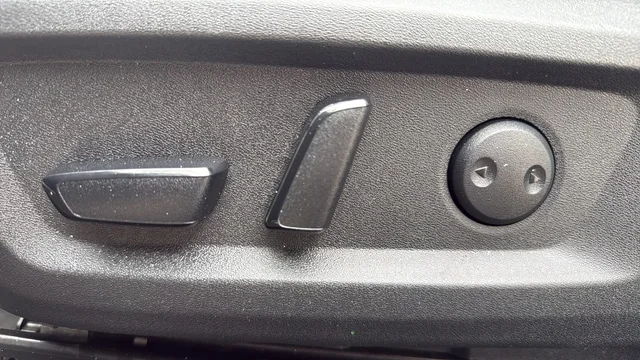 Used 2023 Brilliant Silver Metallic Nissan Platinum image 16