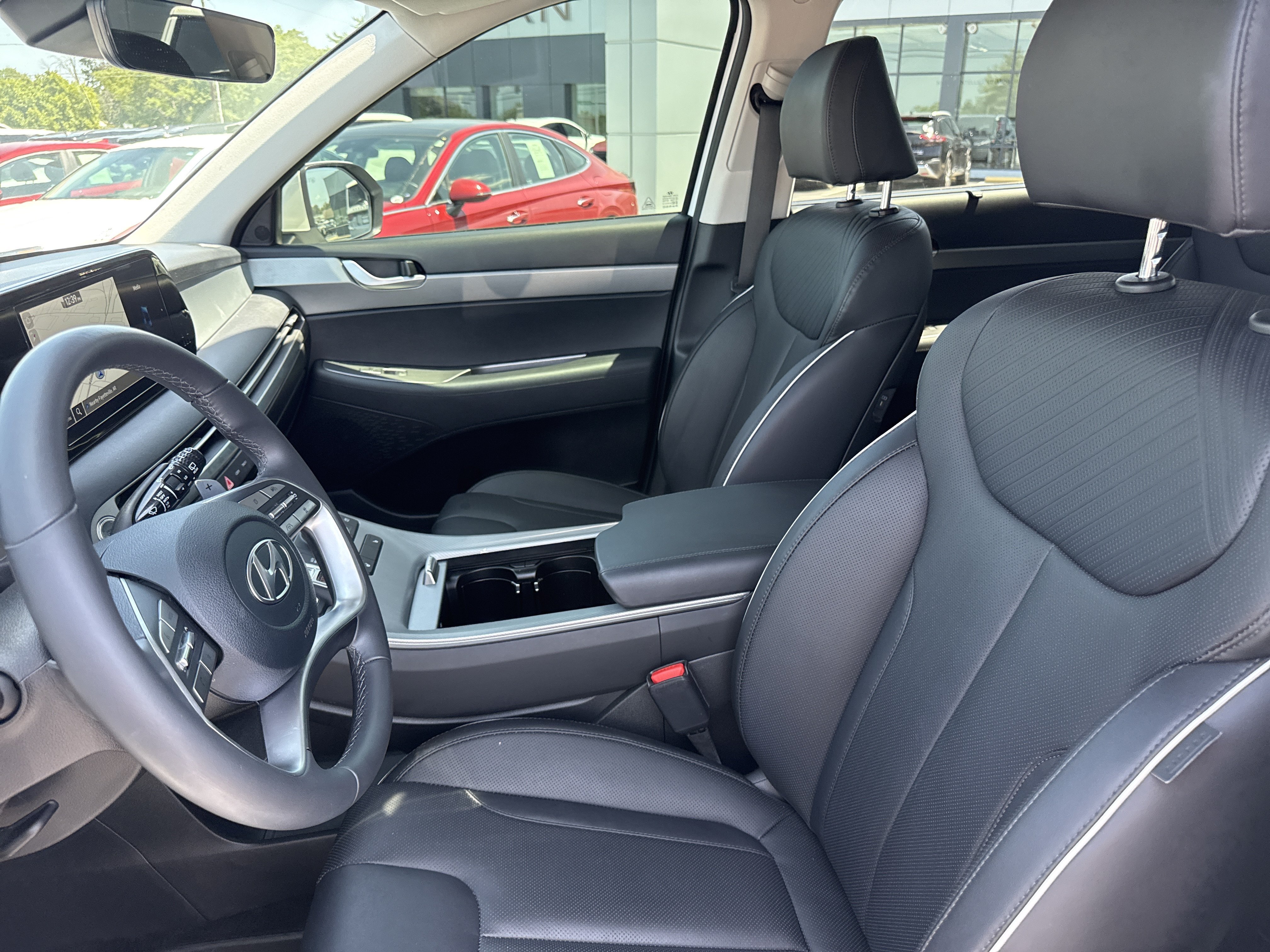 Used 2025 Hyper White Hyundai XRT AWD image 5