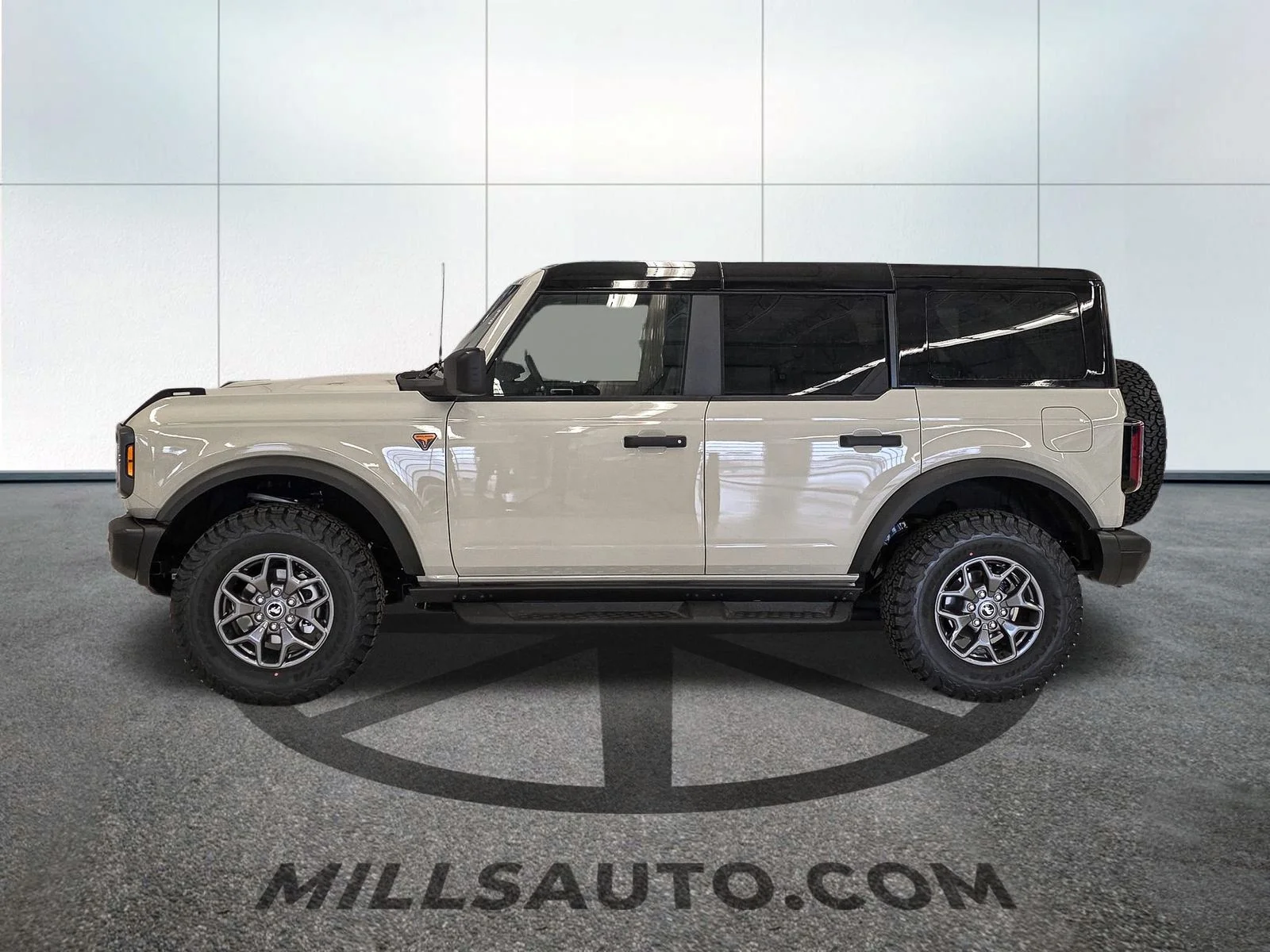 New 2025 Desert Sand Ford Badlands® image 3