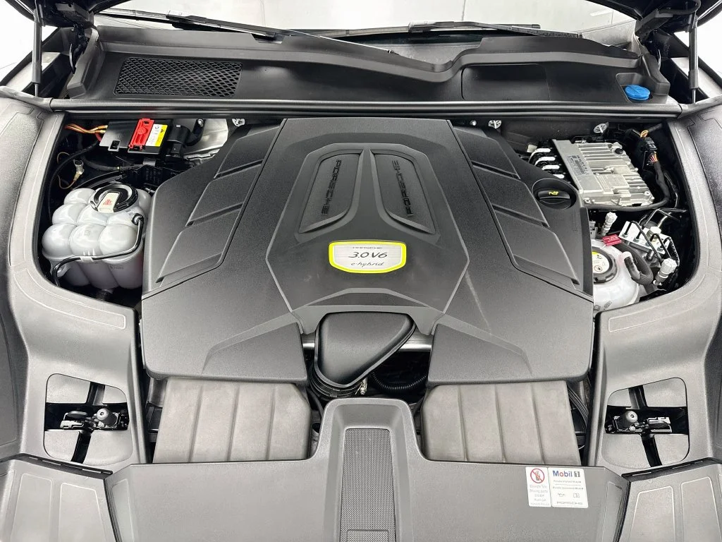 Used 2019  Porsche Base image 28