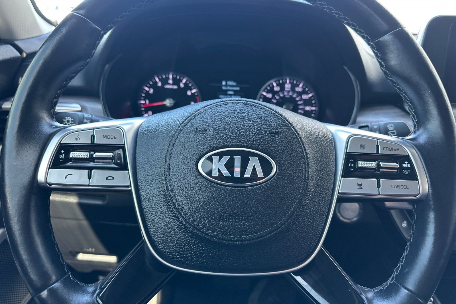 Used 2021 White Kia EX image 26