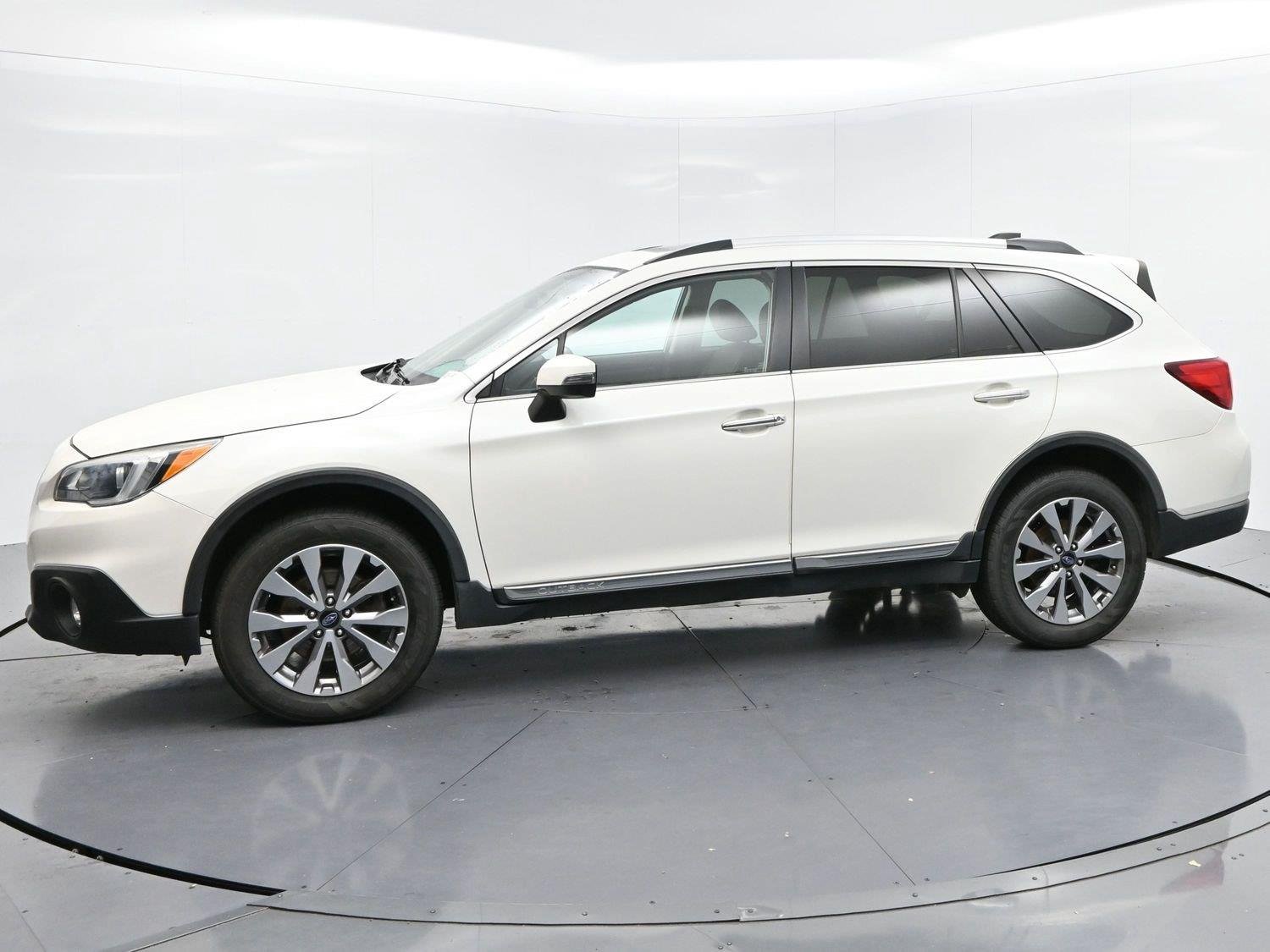 Used 2017 Crystal White Pearl Subaru Touring image 4