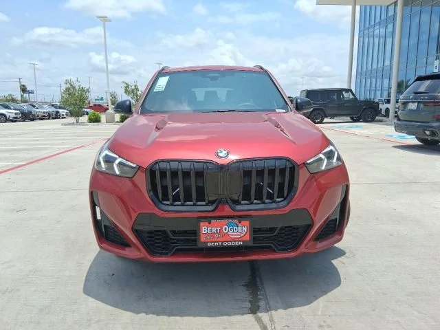New 2026 Vegas Red Metallic BMW xDrive28i image 2