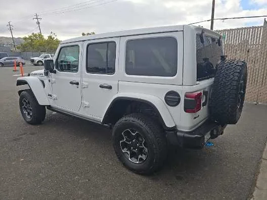 Used 2021 Bright White Clearcoat Jeep Unlimited Rubicon image 6
