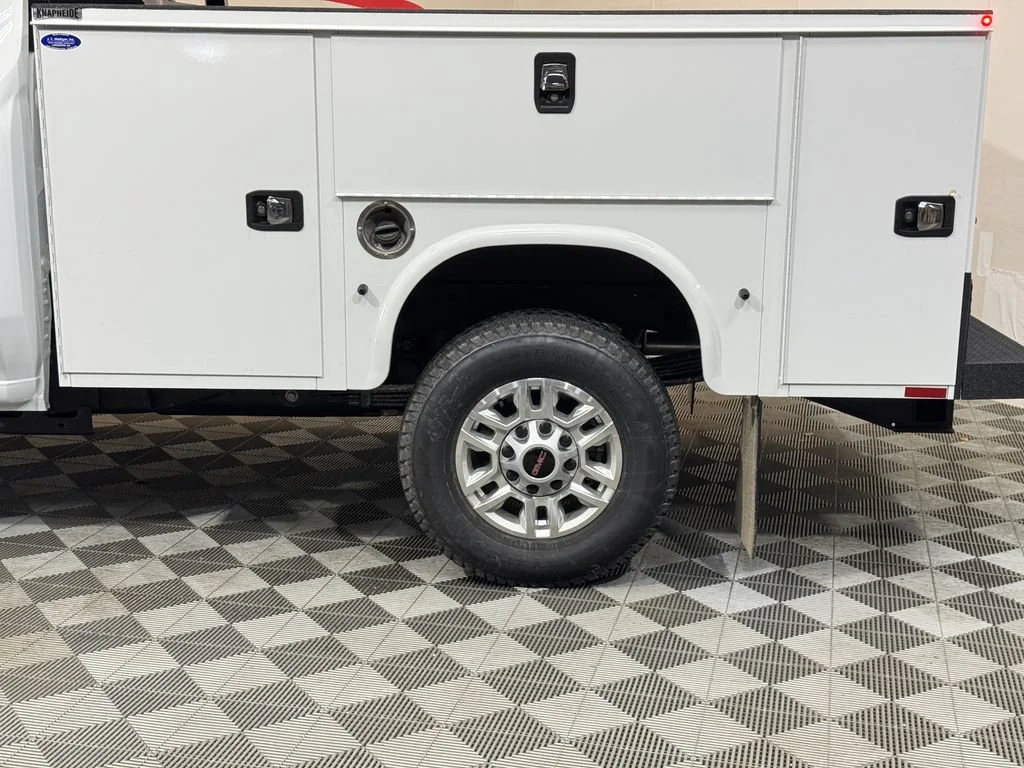 New 2026 Summit White GMC Pro image 6