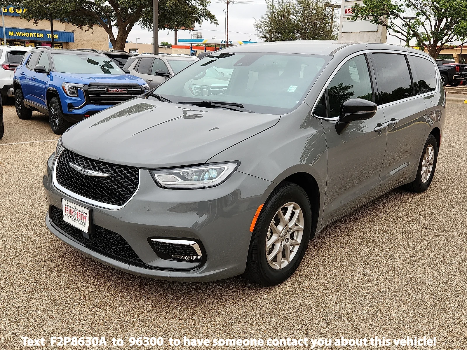2025 Chrysler Pacifica Select's photo