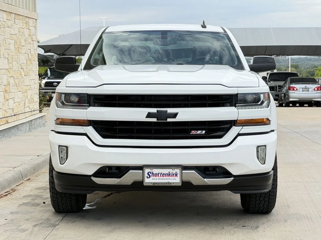 Used 2017 White Chevrolet LT image 11