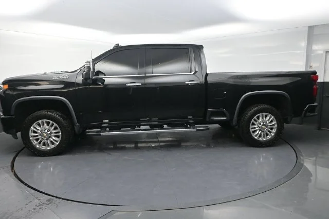 Used 2020 Black Chevrolet High Country image 4