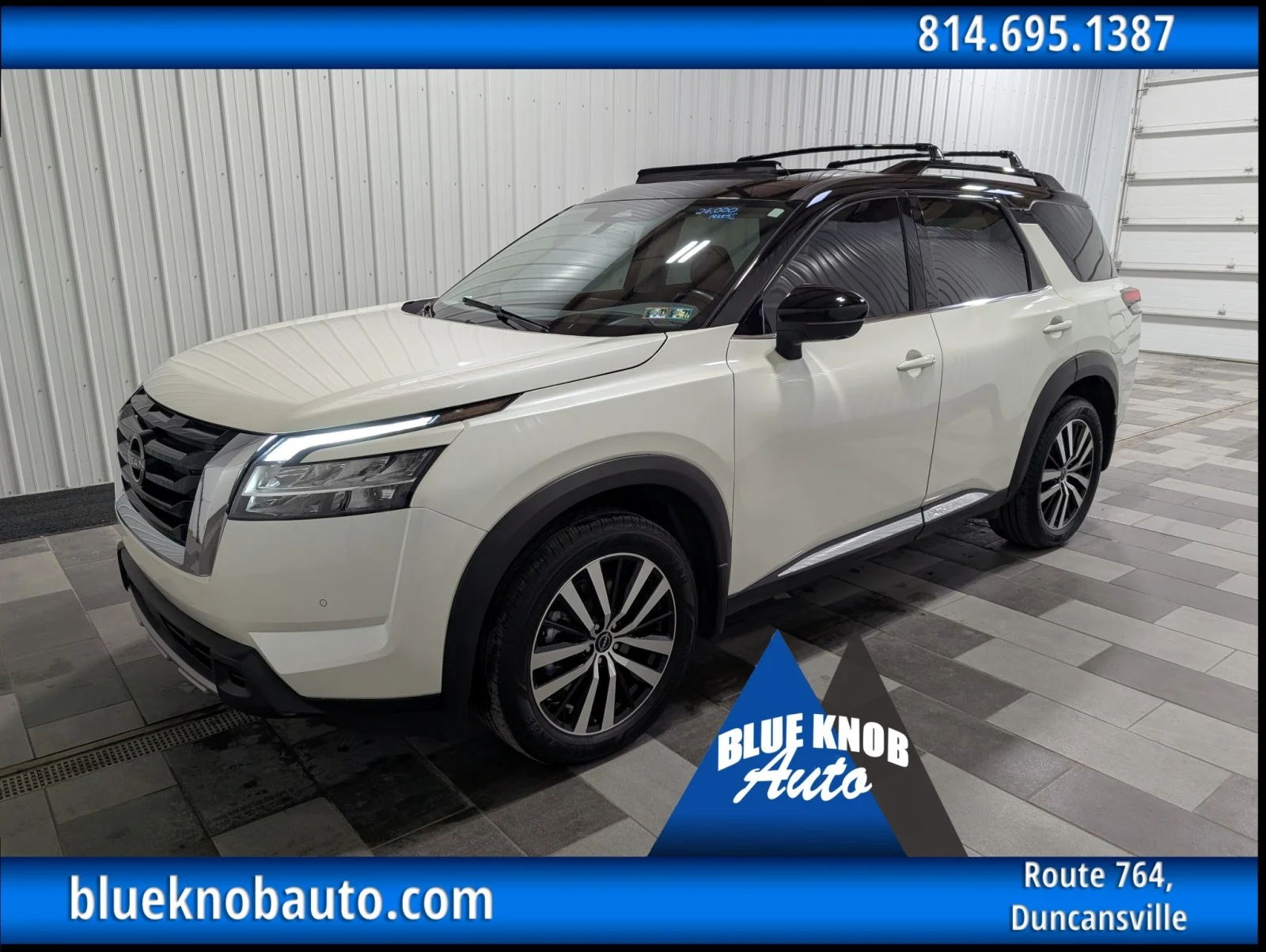 2023 Nissan Pathfinder Platinum 4WD's photo