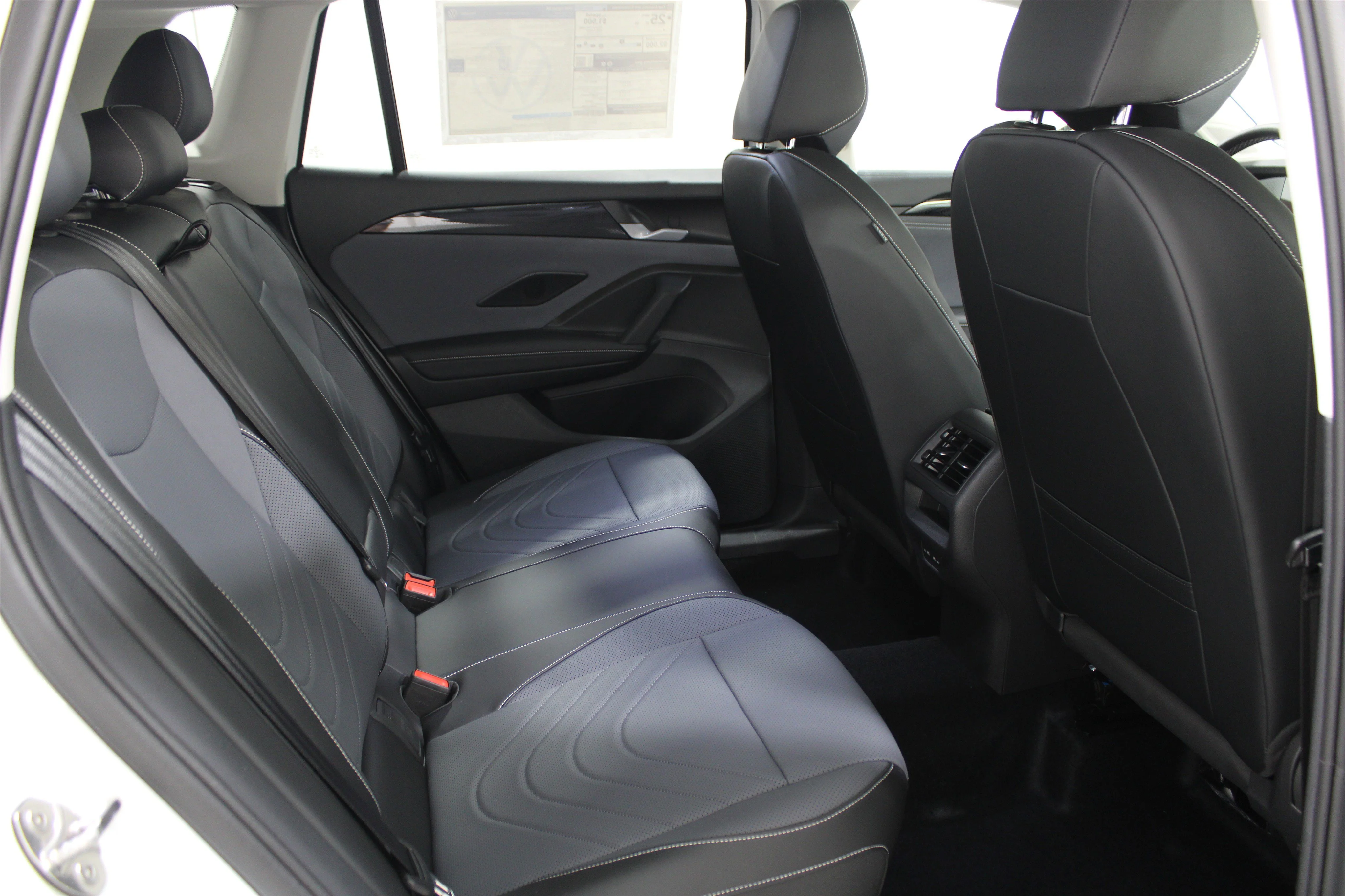 New 2026 Pure White Volkswagen SE image 22