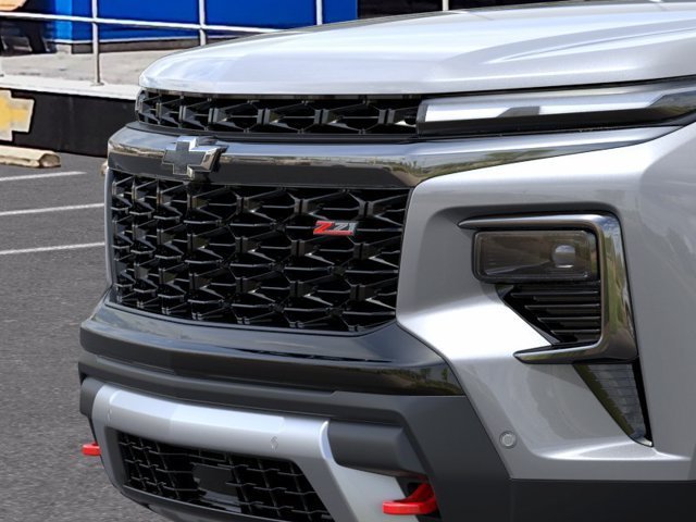 New 2027 Sterling Gray Metallic Chevrolet Z71 image 13