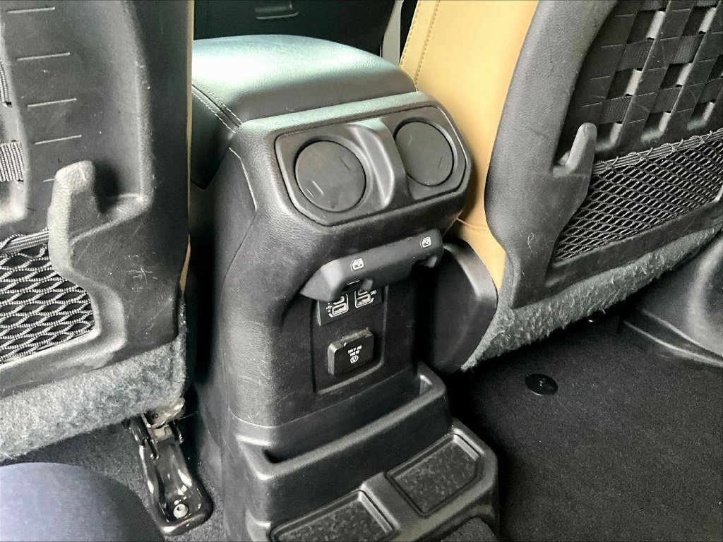 Used 2019 White Jeep Unlimited Rubicon image 11