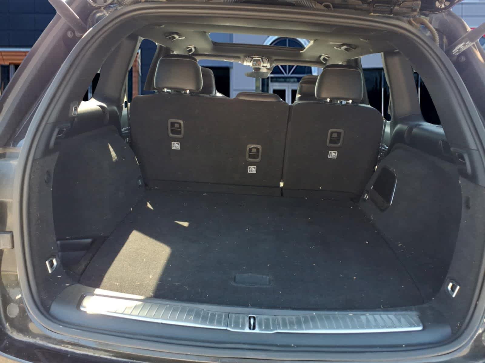 Used 2023 Diamond Black Crystal Pearlcoat Jeep Overland image 10