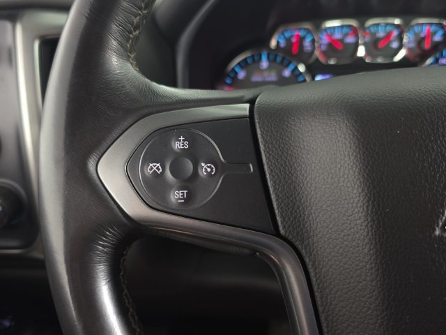 Used 2018 GRAPHITE METALLIC Chevrolet LT image 17