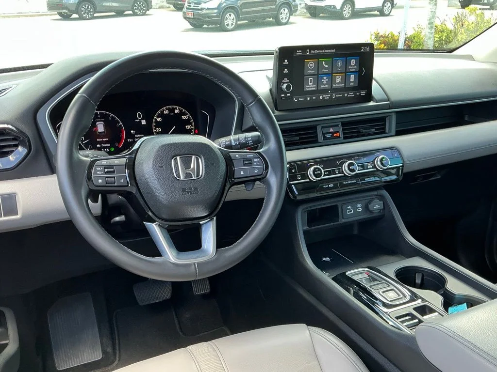 Used 2023 White Honda EX-L image 35