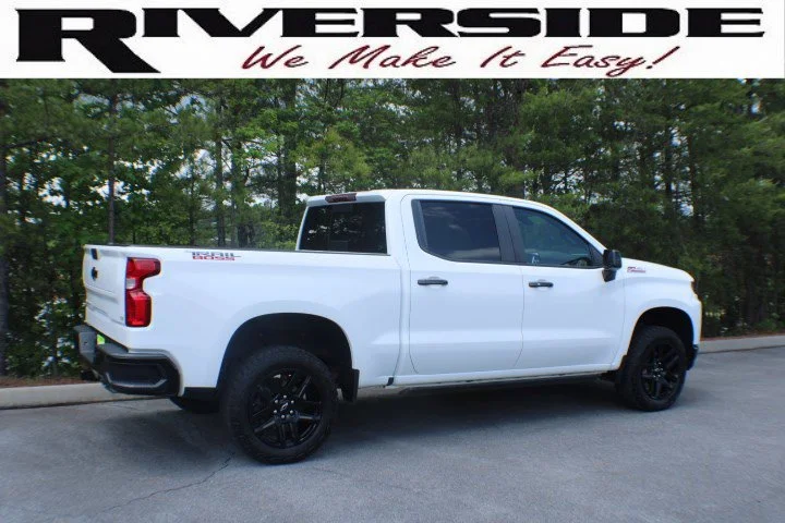 Used 2021 Summit White Chevrolet LT Trail Boss image 2