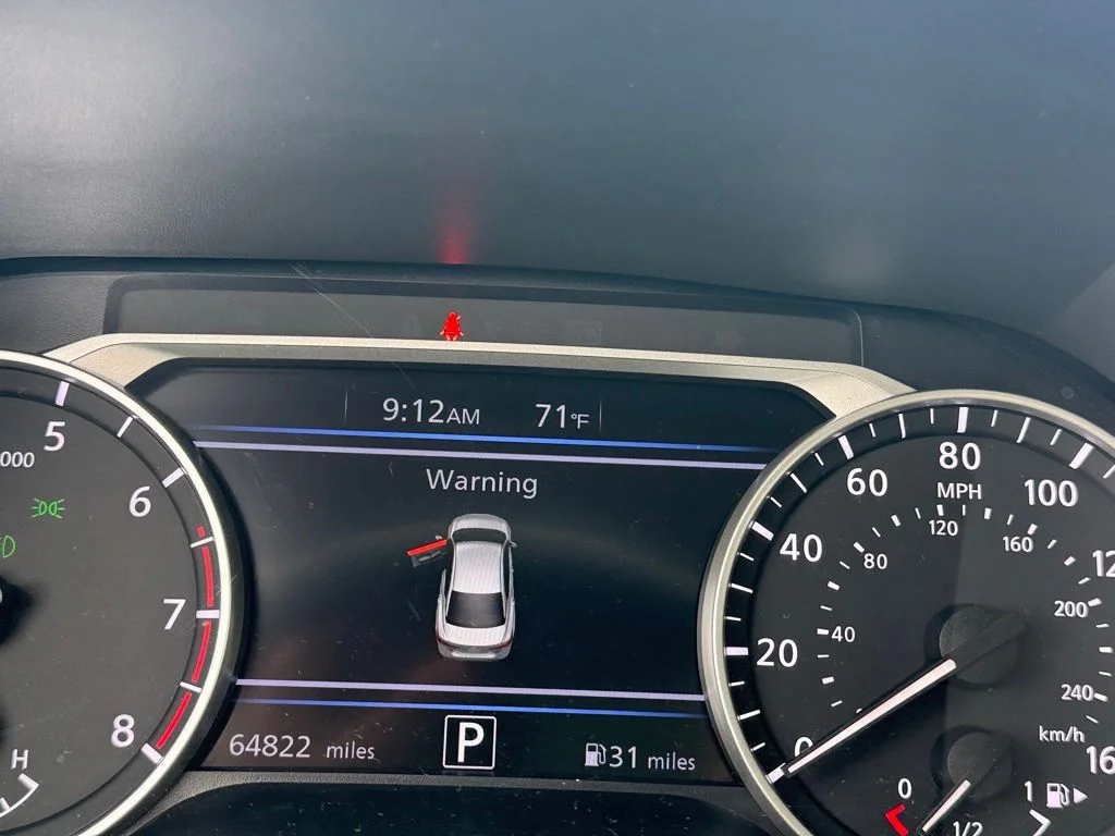 Used 2022 White Nissan SR image 11