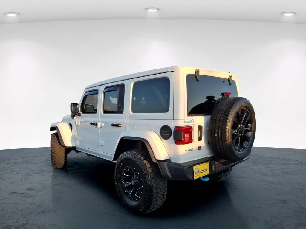 Used 2022 White Jeep Unlimited Sahara 4xe image 11