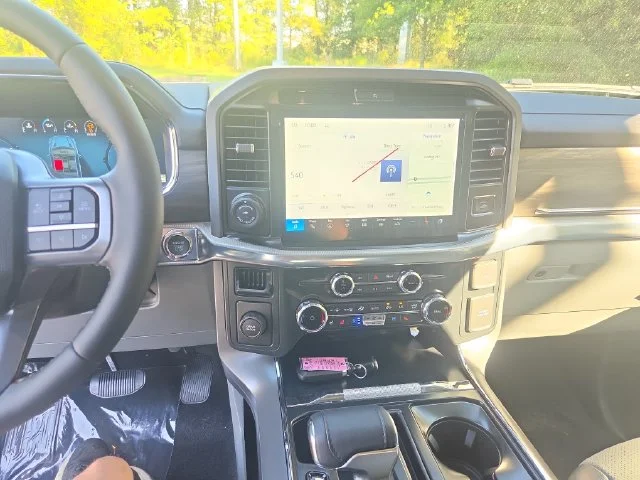 New 2026 Iconic Silver Metallic Ford Lariat® image 18