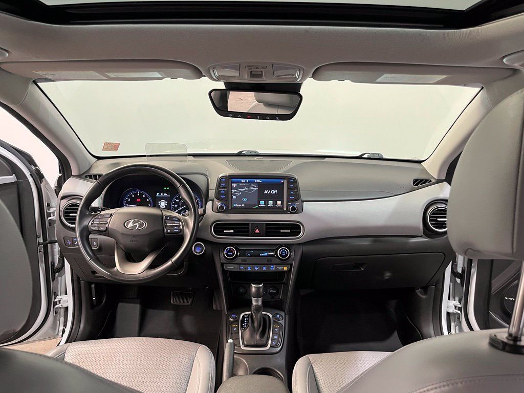 Used 2020 White Hyundai Ultimate image 19