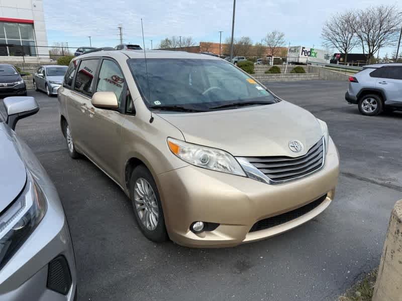2014 Toyota Sienna XLE