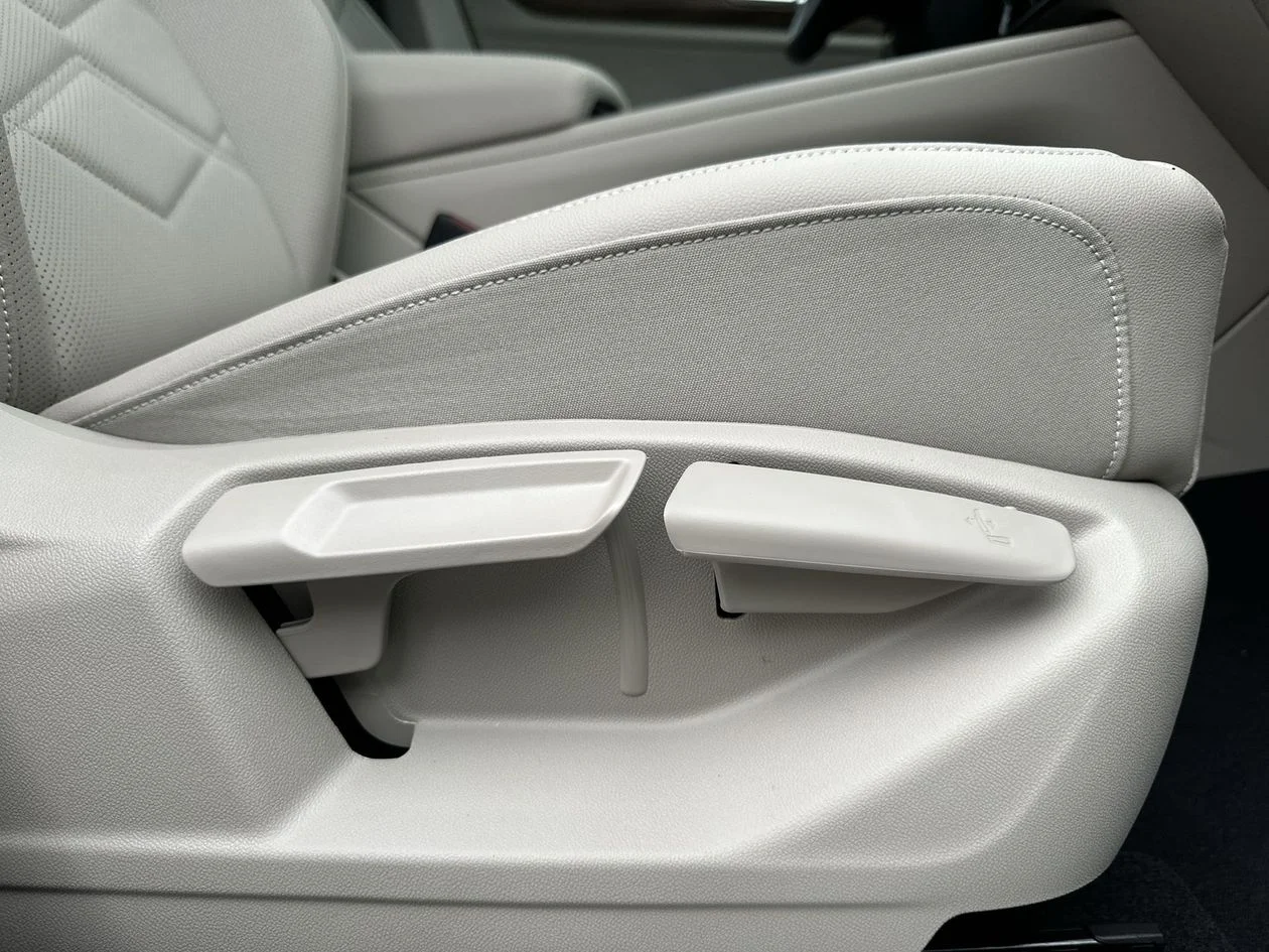 New 2026 Gray Volkswagen 2.0T SE w/Technology image 33