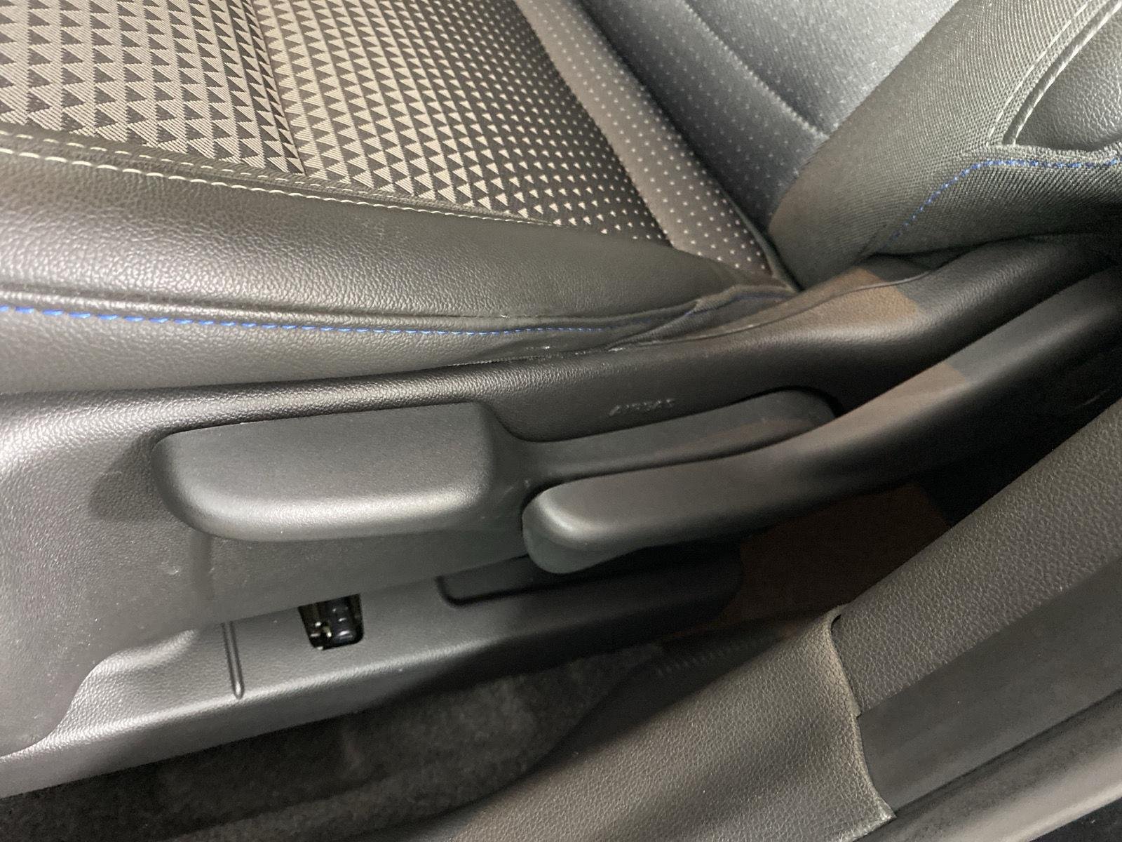 Used 2025 Mosaic Black Metallic Chevrolet LT image 18