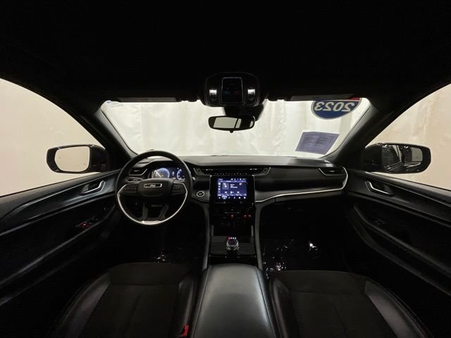 Used 2023 Black Jeep Altitude image 16