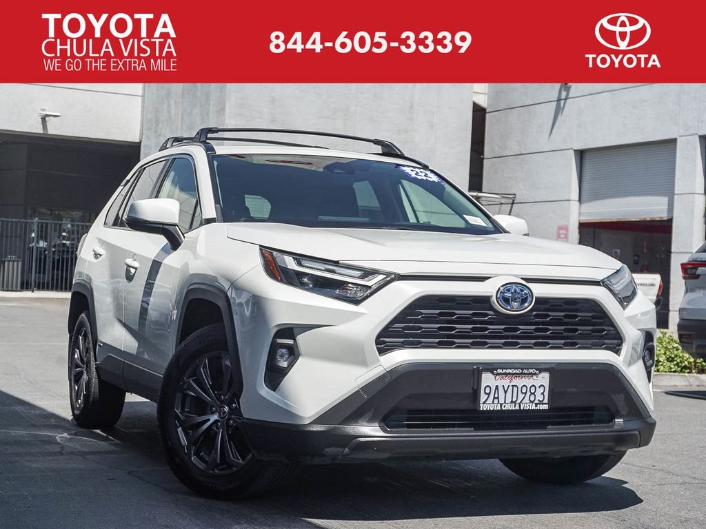 Used 2022 White Toyota XLE Premium image 1