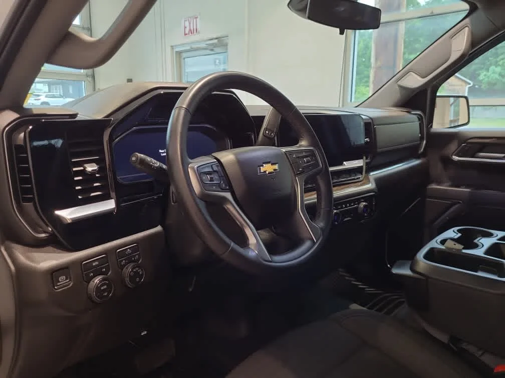 2024 Chevrolet Silverado 1500 LT - Photo 11