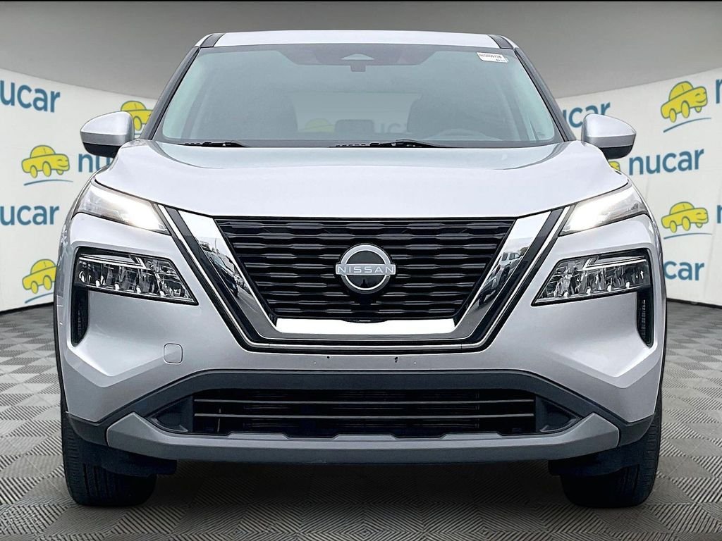 Used 2023 Silver Nissan SV image 2