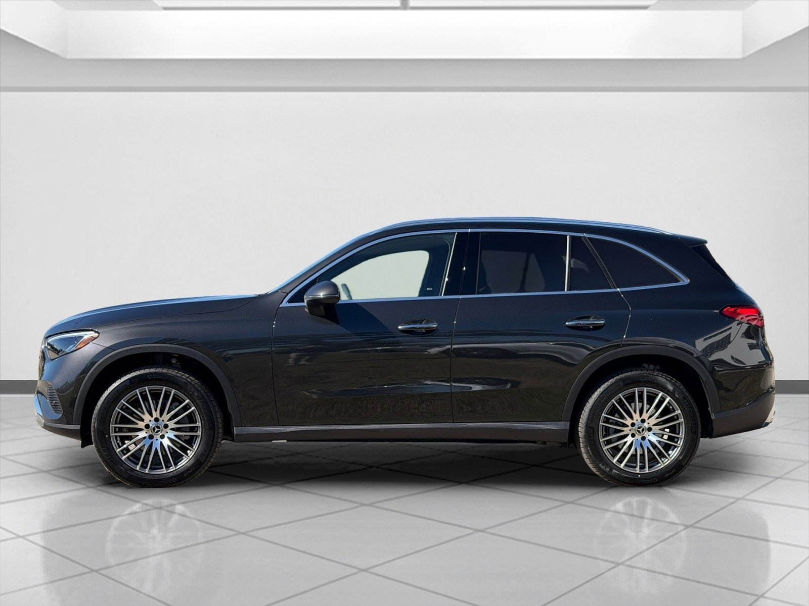 New 2026 Graphite Grey Metallic Mercedes-Benz GLC 300 image 28