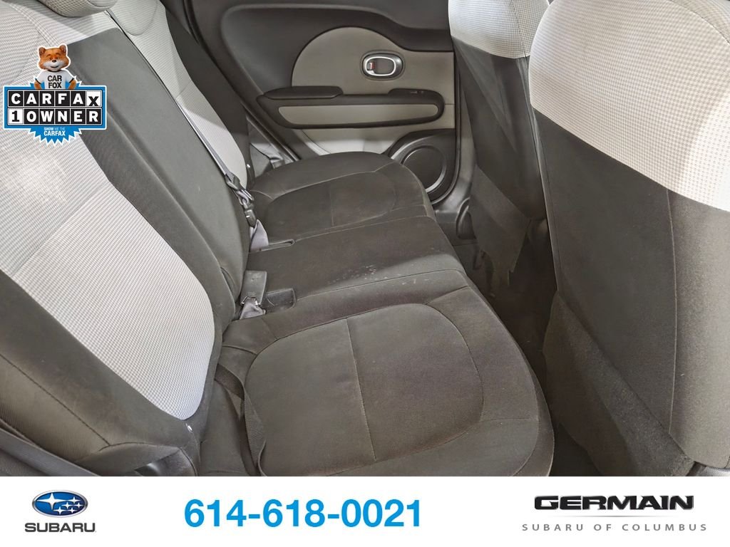 Used 2017 White Kia Base image 19