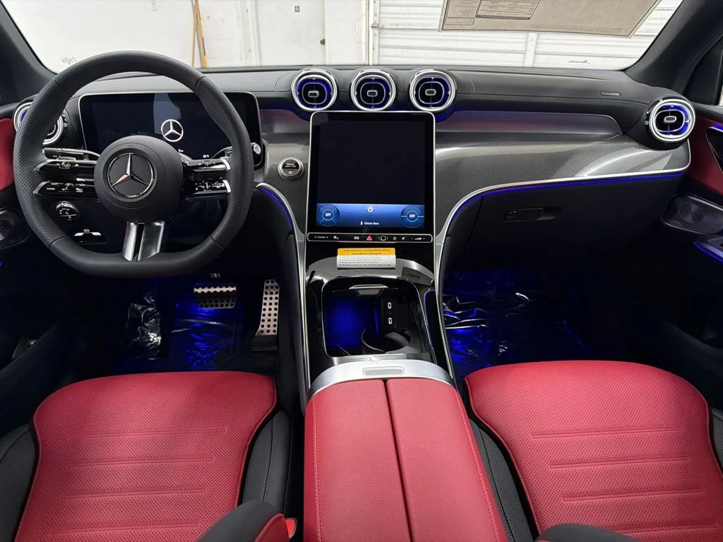 New 2027 White Mercedes-Benz GLC 300 image 22