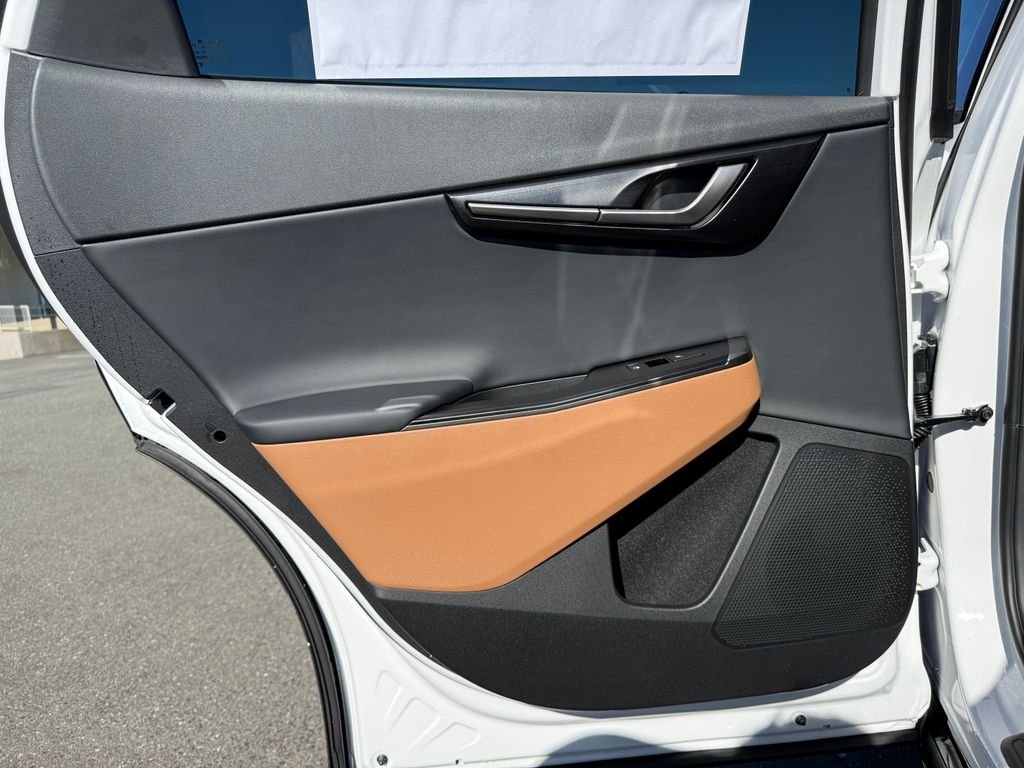 New 2026 Glacial White Pearl Kia WIND image 19