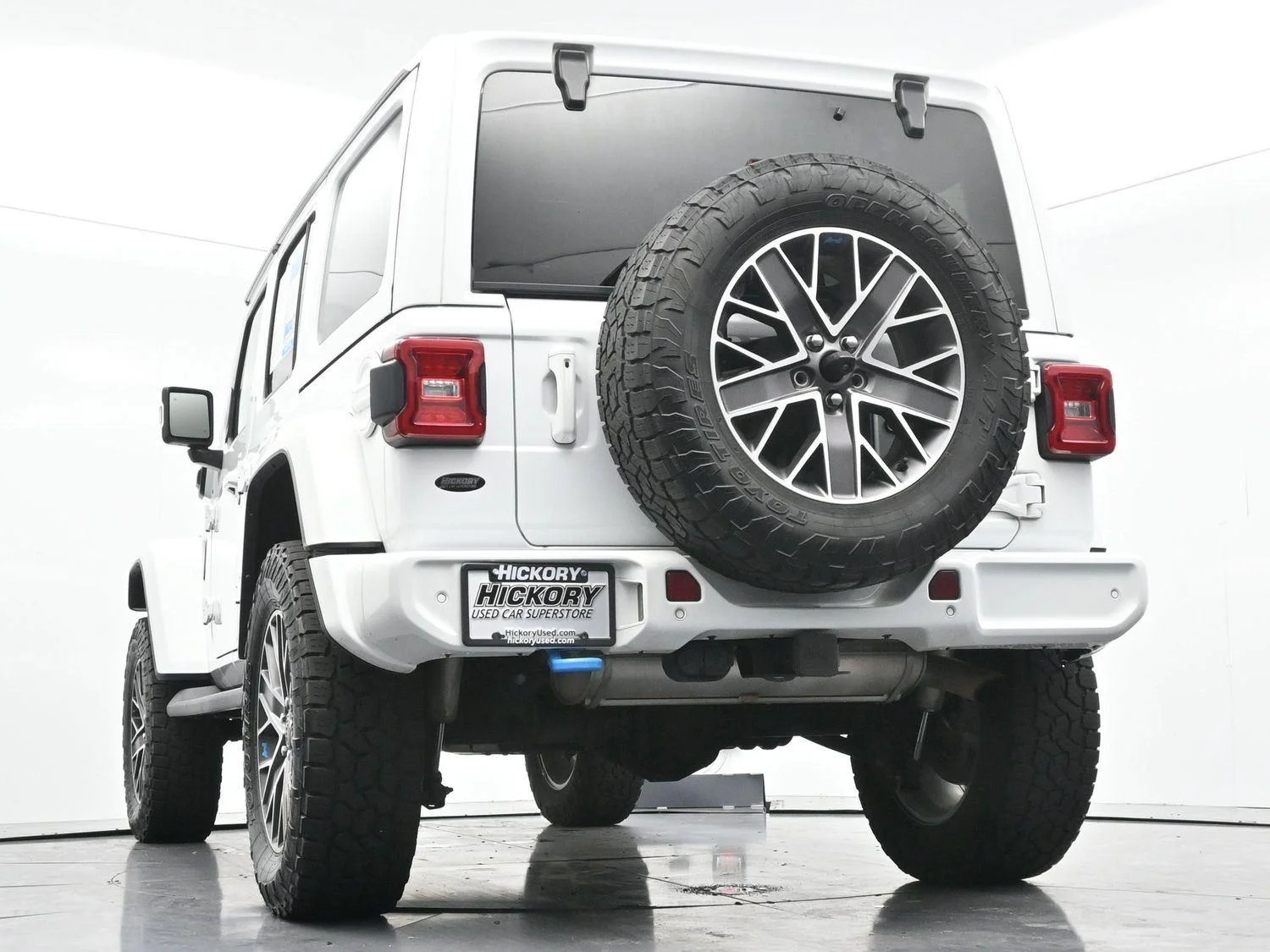 Used 2023 Bright White Clearcoat Jeep Sahara High Altitude image 49