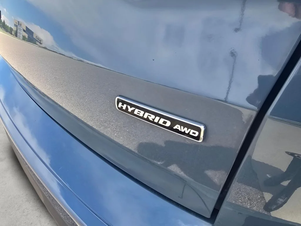 Used 2024 VAPOR BLUE METALLIC Ford ST-Line Select image 28