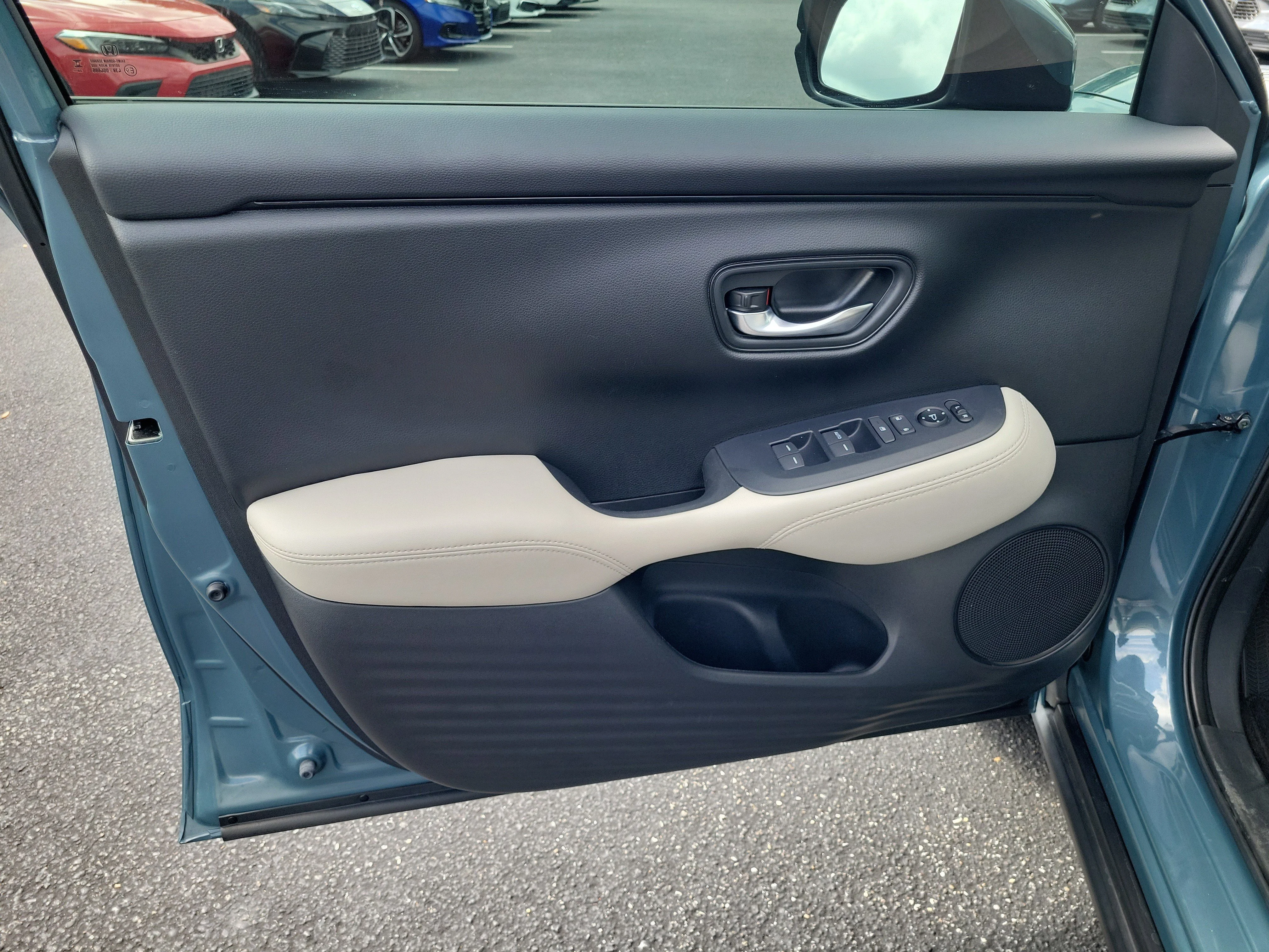 2025 Honda HR-V LX - Photo 15